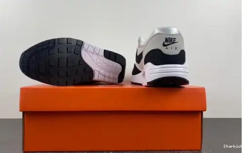 CI7576-100 Golf White Max Air  Black 1   Nike 0518